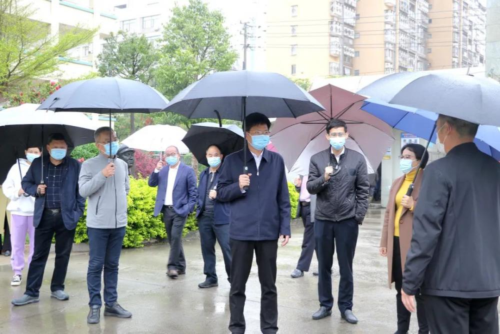 重庆与福建，疫情报告、防控成效及未来展望