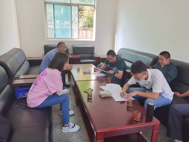 疫情下的城市对比，重庆与武汉的反思