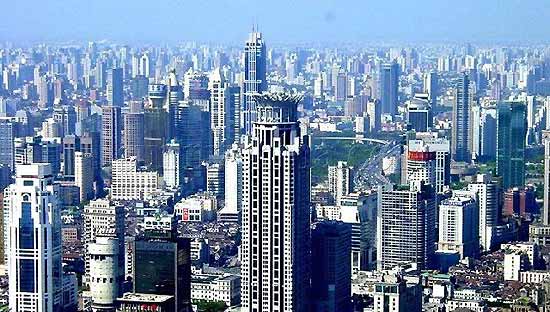 重庆精准防控下的城市复苏与民生保障