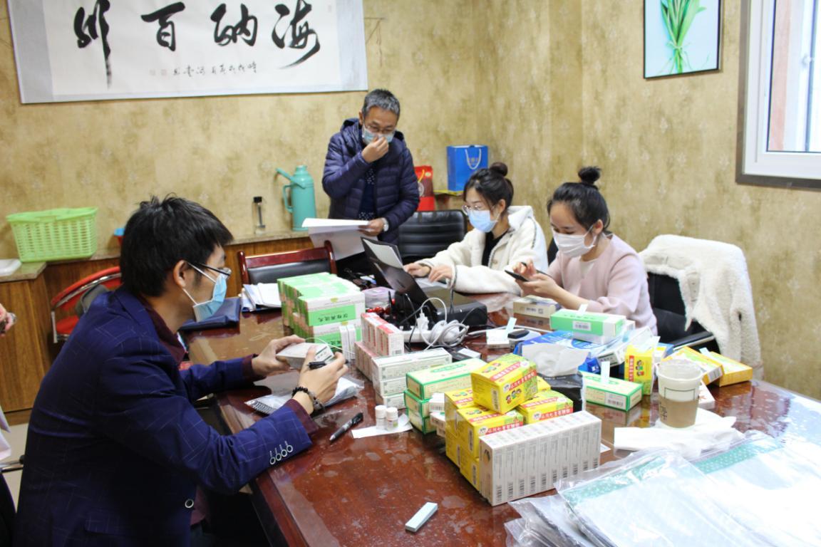 青海香港两地防控成效显著，但挑战仍存