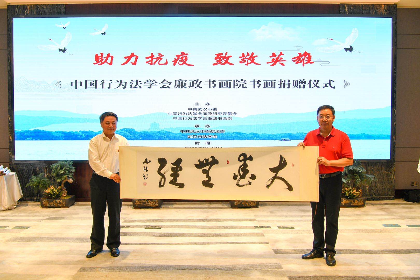 乌鲁木齐，坚韧不拔的抗疫斗争持续进行时